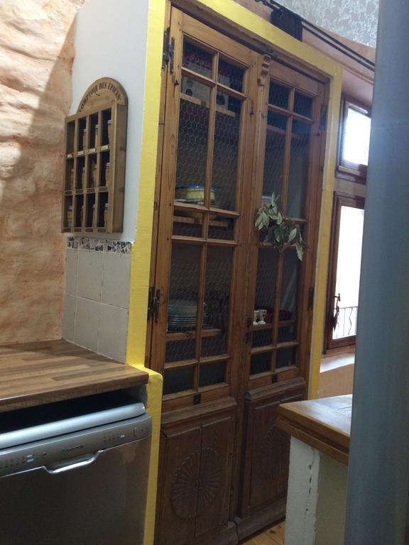 Duplex avec terrasse tropézienne Appartamento Pézenas Esterno foto